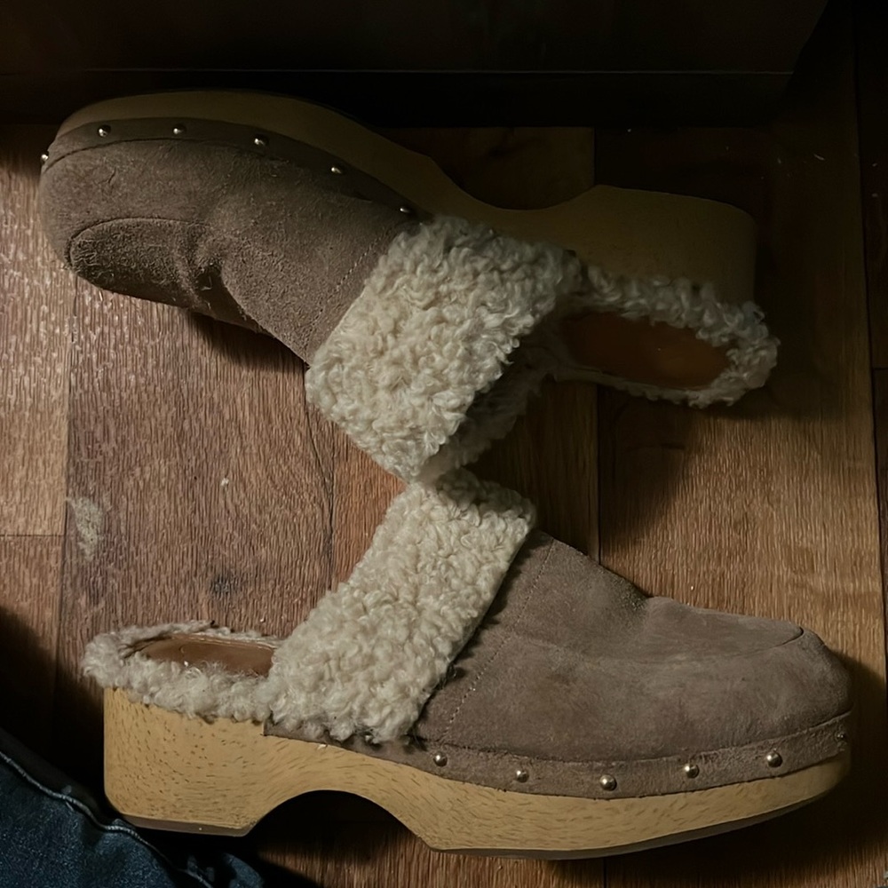 Practically new Clogs